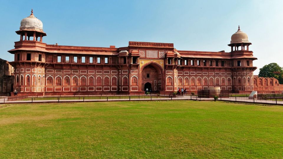 Full Day Taj Mahal & Agra Fort Tour By Gatimaan Train