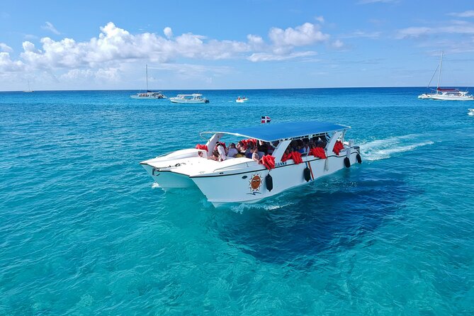 Full-Day Tour to Saona Island Sailing With Lunch Free Beverages!