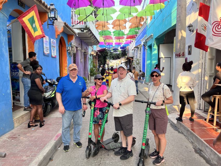 FUN SCOOTER RIDE THRU CARTAGENA & GETSEMANI / DISCOVERY TOUR