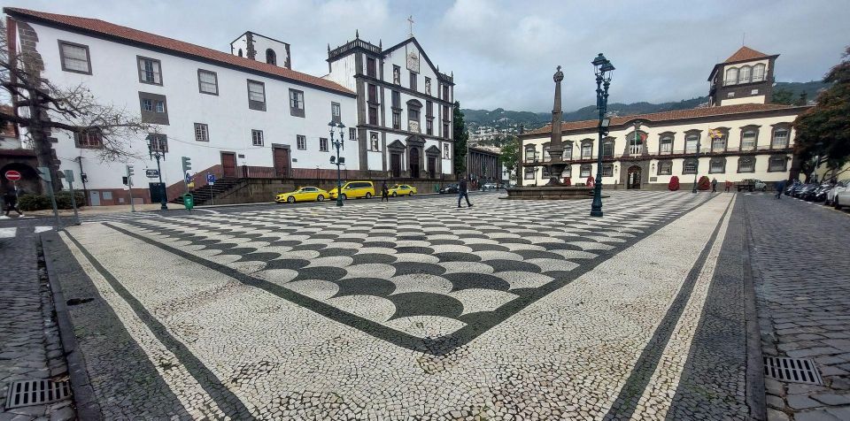 Funchal Walking Audio Tour I: Unveil Gems With a Local