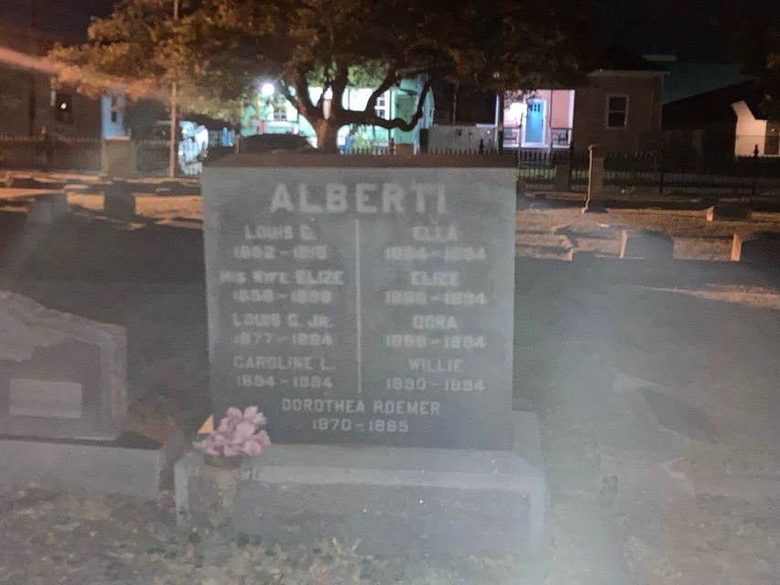 Galveston: Haunted Cemetery Tour | Travel Buddies