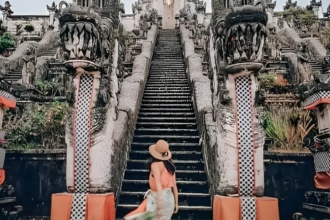 Gates of Heaven Tour: Tirta Gangga – Kanto Lampo Waterfall