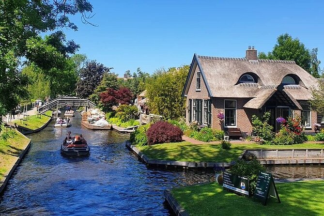 Giethoorn Day Trip From Amsterdam With Small Electric Boat