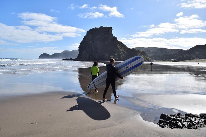 Group Lesson at Piha Beach, Auckland