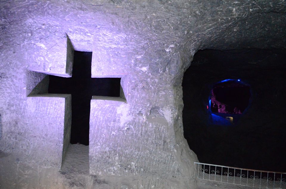 Group Tour Salt Cathedral | Travel Buddies