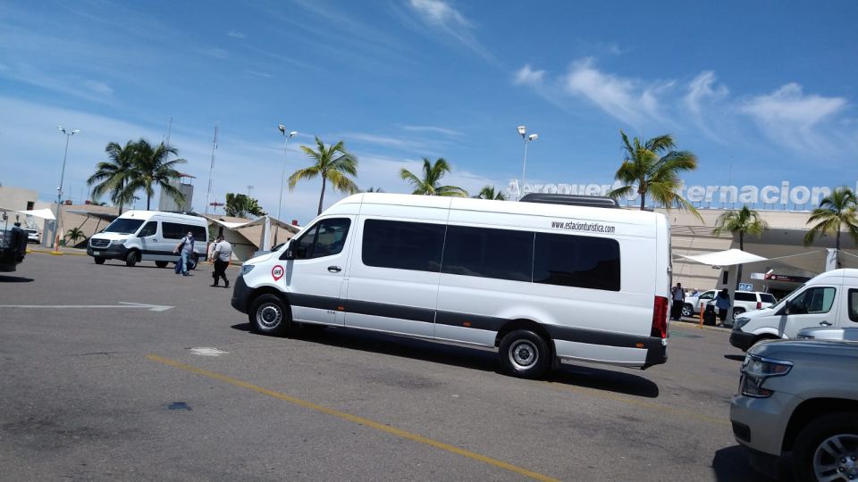 Guadalajara: Airport to City Transfer