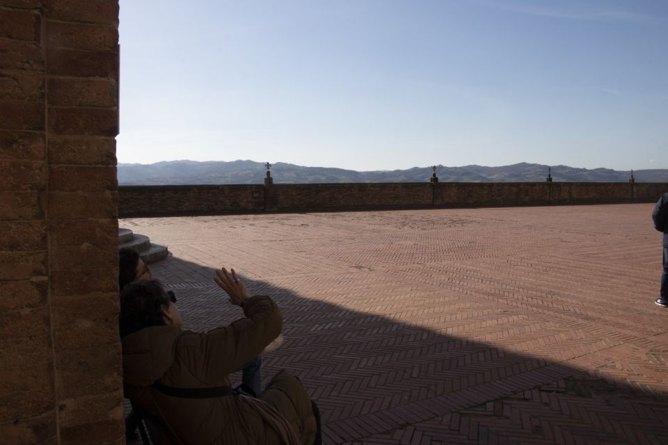 Gubbio: Old Town Guided Walking Tour With Piazza Grande