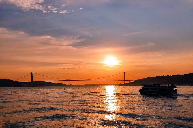 Guided Bosphorus Cruise With Luxury Yacht