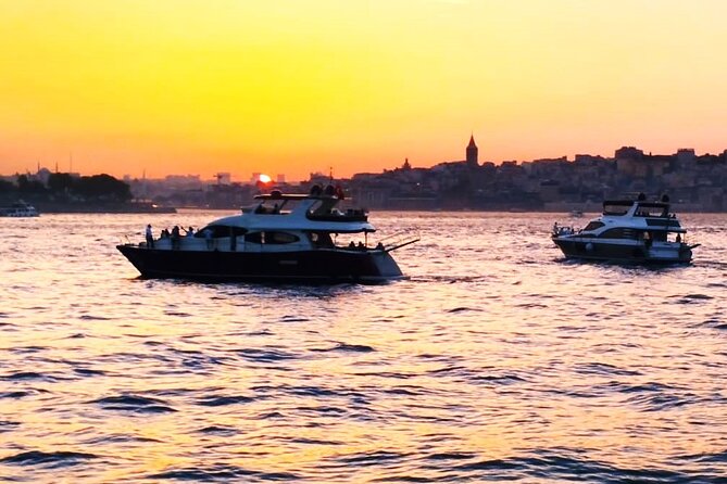 Guided Bosphorus Sunset Cruise on Luxurious Yacht – Small Group Cruise