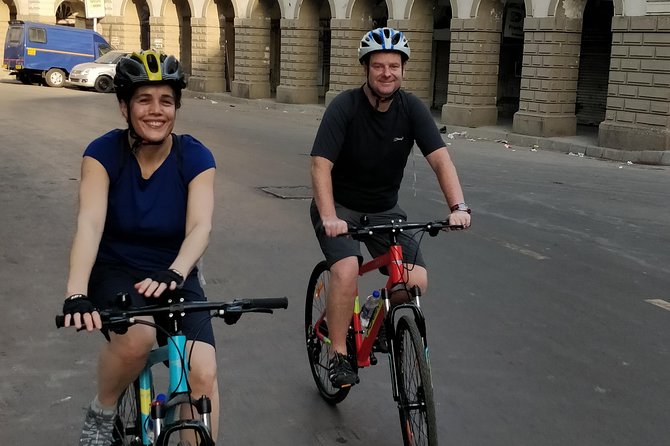 Guided Cycle Tour of Old Mumbai With Breakfast