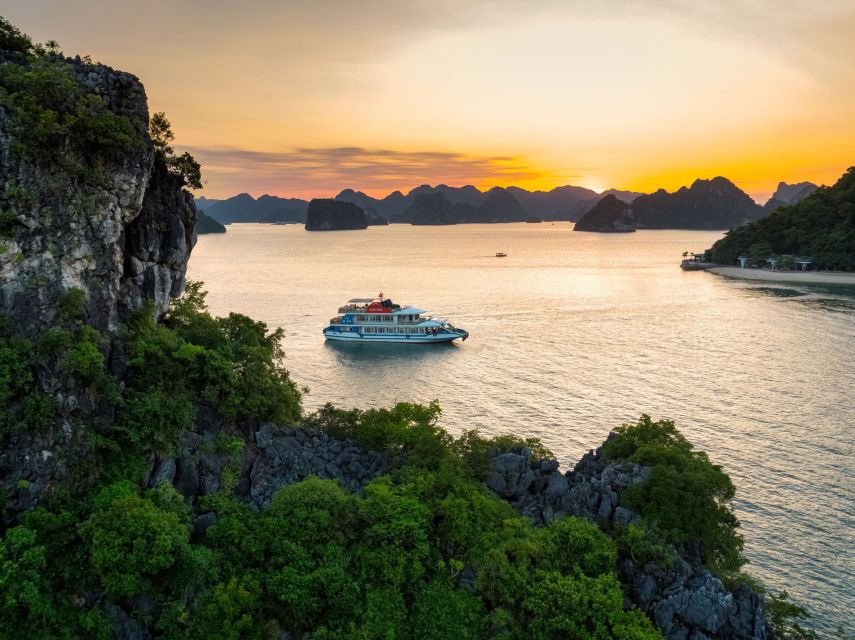 Ha Long 1 Day: 5 Star Cruise – Buffet Lunch – Free Red Wine