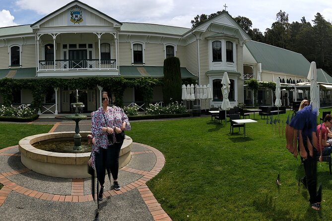 Half Day Sights and Tastes Tour in Napier