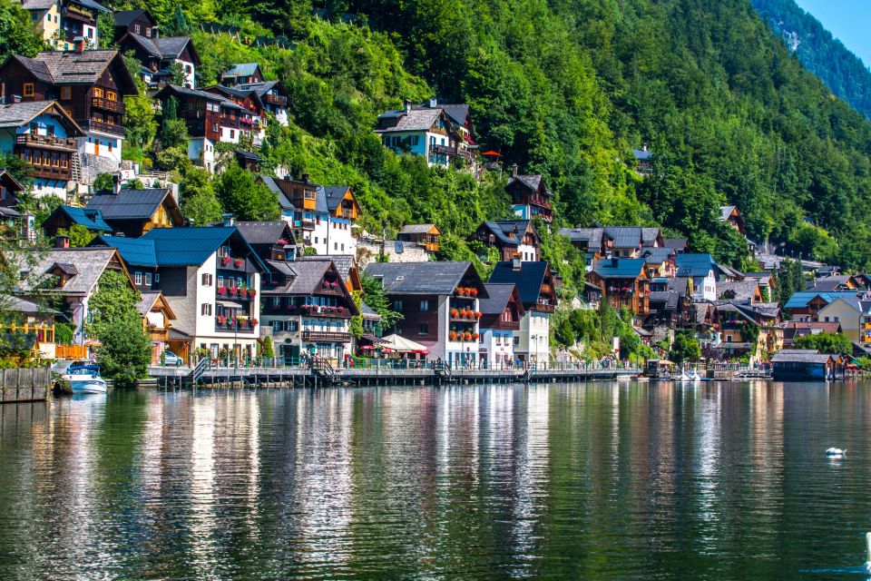 Hallstatt: First Discovery Walk and Reading Walking Tour