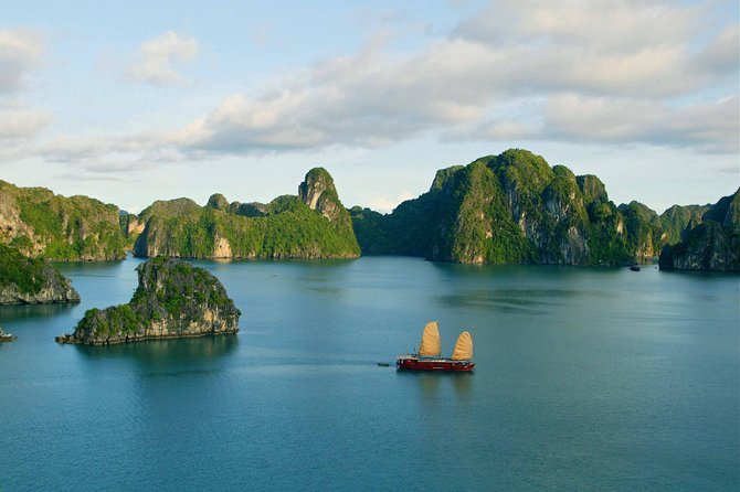 Halong Bay 2D1N BEST CRUISES All-Inclusive: Transfer, Meals, Kayak, Cave, Island