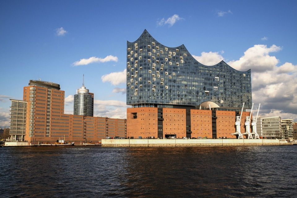 Hamburg: Private Guided Walking Tour