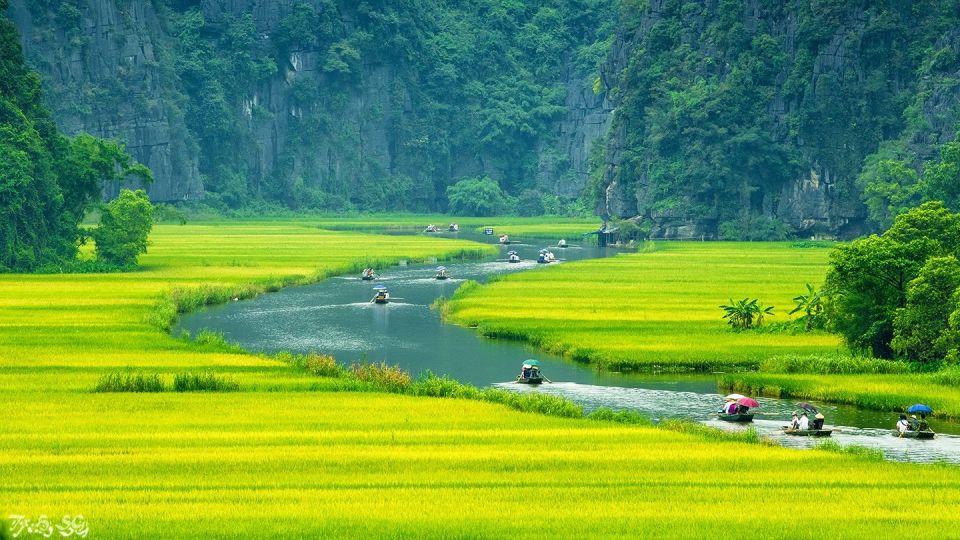 Hanoi – Hoa Lu and Tam Coc – Hanoi Full Day Tour