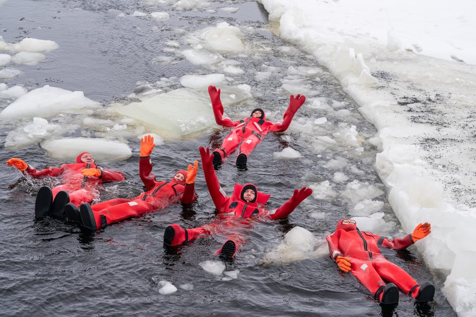 Haparanda/Tornio: Icebreaker Sampo Cruise With Ice Floating - Itinerary and Transportation