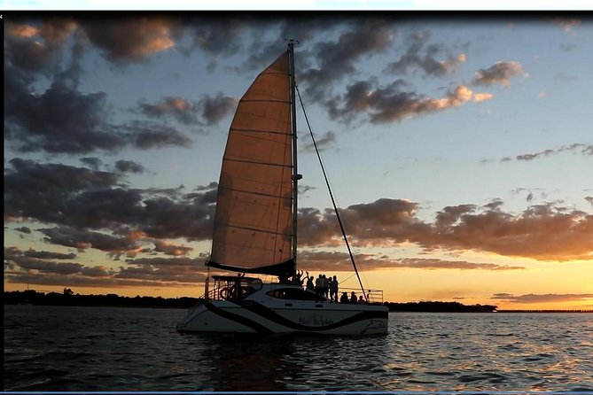 Hervey Bay Champagne Sunset Sail