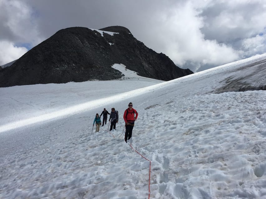 High-Alpine Tour to Zuckerhütl – Top of Stubai 3,507 M