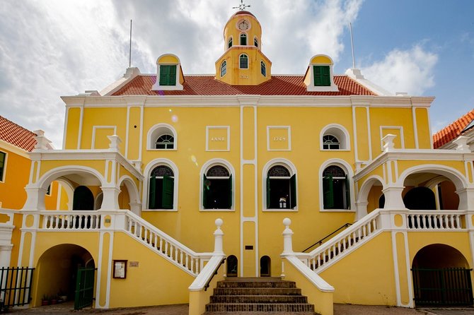 Historic Walking Tour Through Otrobanda & Punda