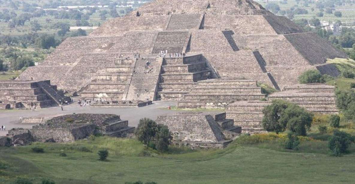 Historical Downtown & Teotihuacan Pyramids Mezcal Tasting