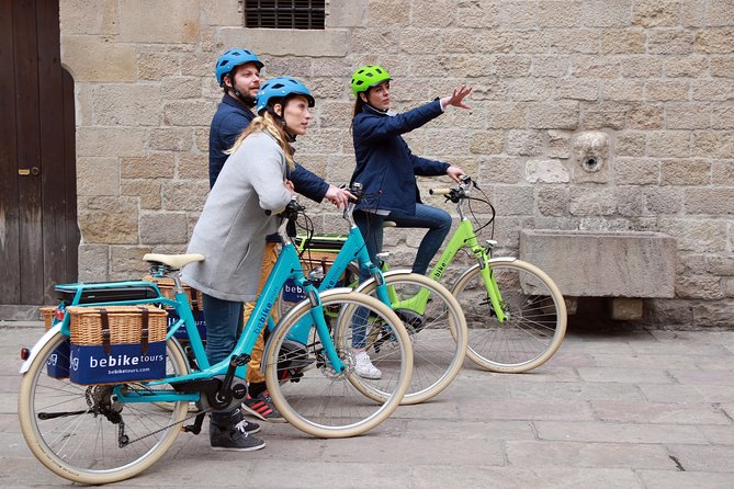 Historical E-bike Tour in Barcelona