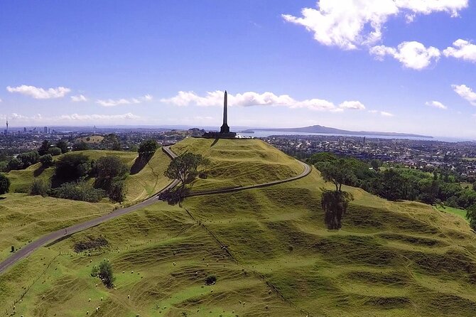 Hobbiton Movie Set and Auckland City Tour a Day Trip