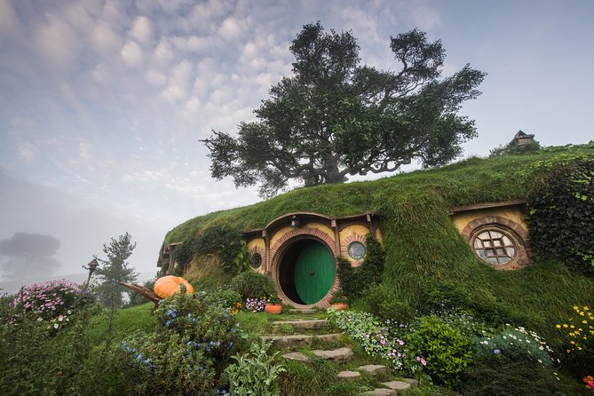 Hobbiton Movie Set& Te Puia Experience Private Tour From Auckland - Tour Overview