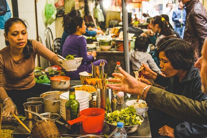 Hoi an Food Tour by Motorbike With Tastings and Dinner