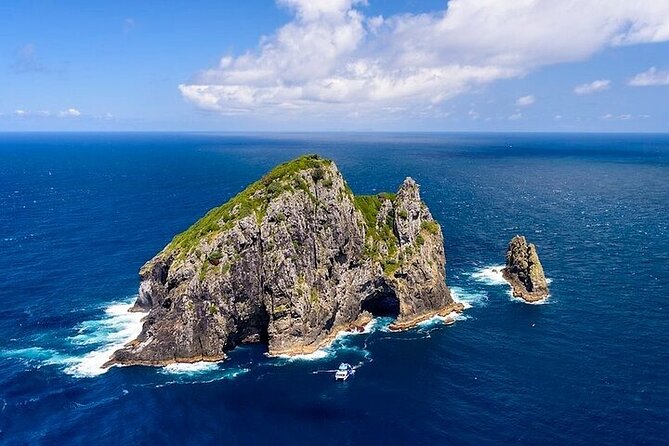 Hole in the Rock Scenic Cruise Including Dolphins and Island Stop - Overview of the Bay of Islands