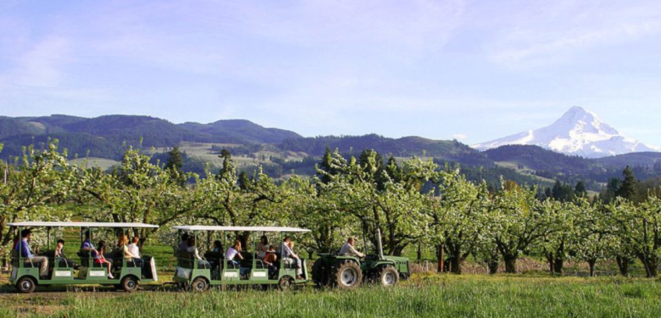 Hood River: Orchard Tour - Tractor-Pulled Tram Ride