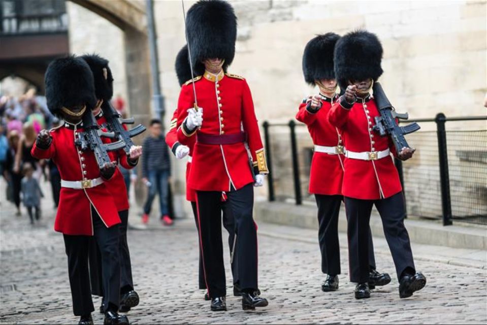 Hop on Hop off London Bus Tour & Tower of London