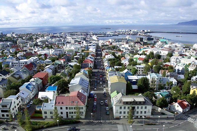 Iceland: Airport Transfers Between Keflavík and Reykjavík Center