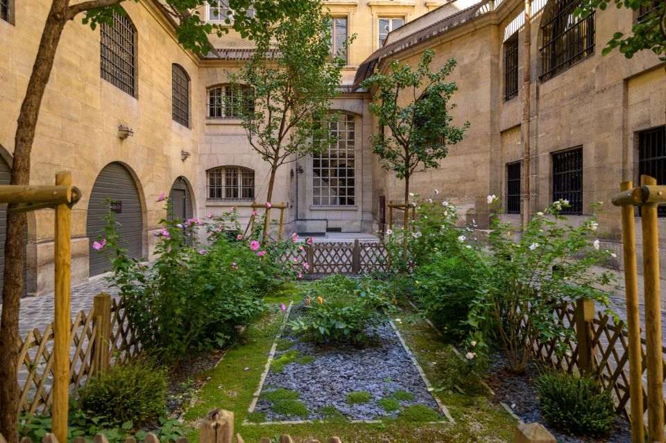 Île De La Cité – Sainte-Chapelle and the Conciergerie Tour