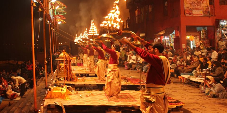 India: Evening Ganga Aarti With Dinner and Private Transfer