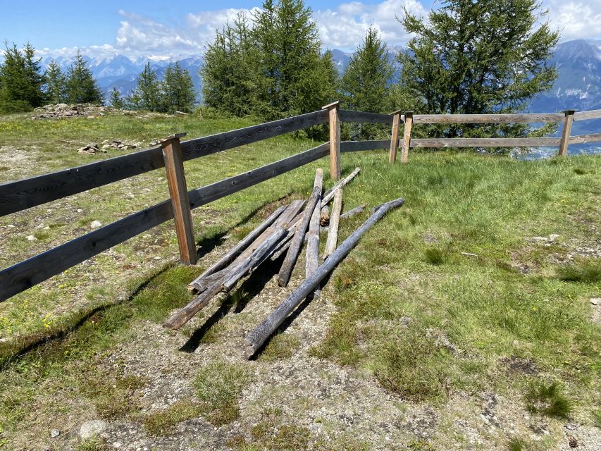 Innsbruck: Private Guided Mountain Hike Indian Summer / Autumn