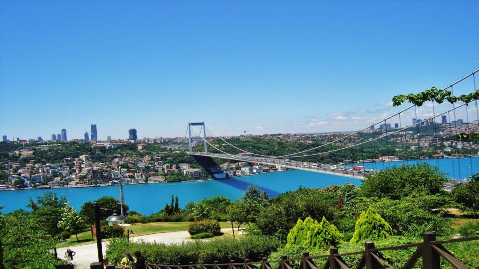 Istanbul: Europe and Asia Tour By Bus And Bosphorus Cruise