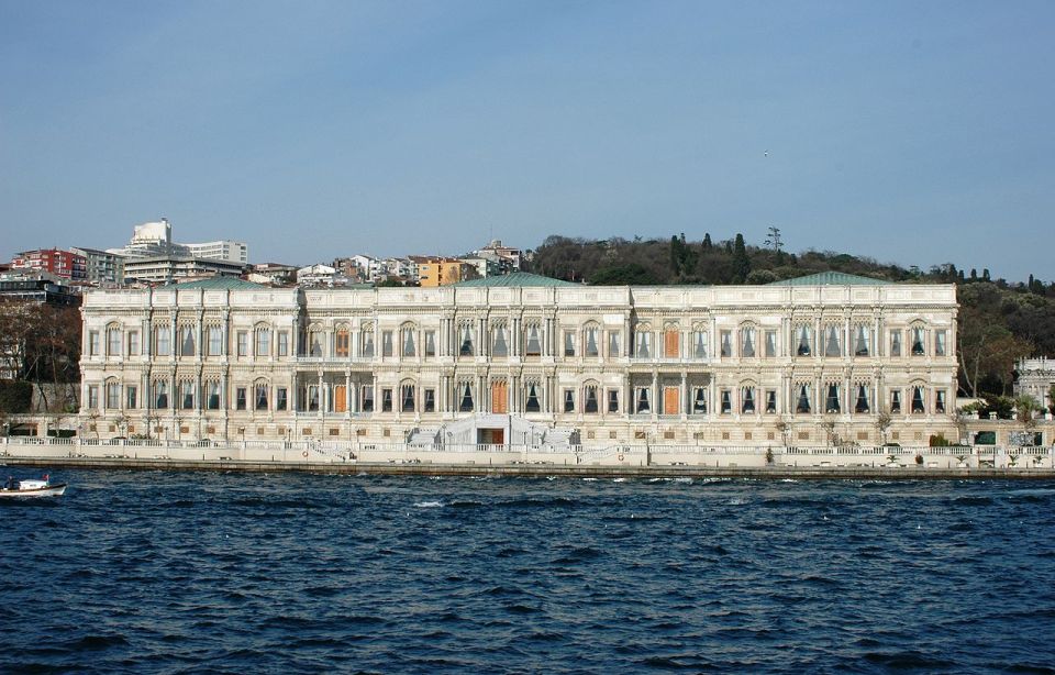 Istanbul: Full-Day Bosphorus Cruise and Shopping Tour