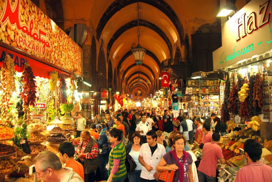 Istanbul: Morning Bosphorus Boat Tour With Spice Bazaar