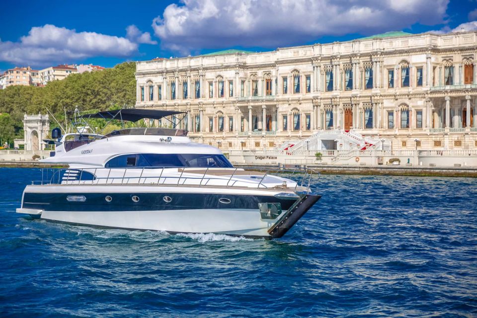 Istanbul: Private Bosphorus Cruise on a Luxurious Yacht