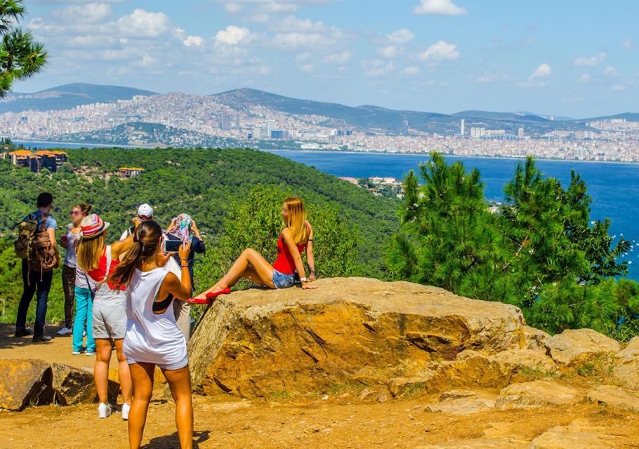 Istanbul: Round-Trip Ferry Tickets to the Princes Islands