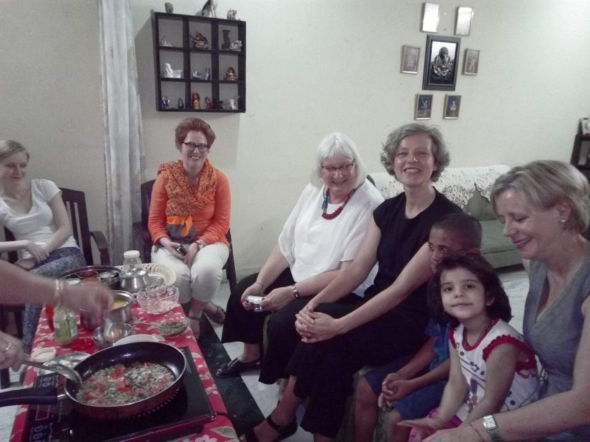 Jaipur: Home Cooking Class and Dinner With a Local Family