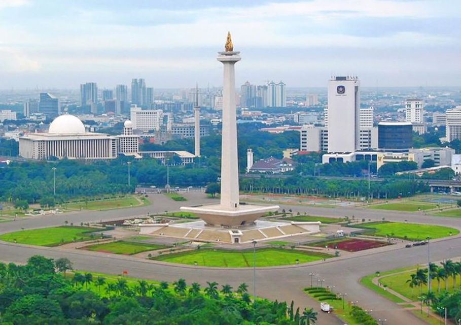 Jakarta : Private City Tour With Lunch And Souvenir