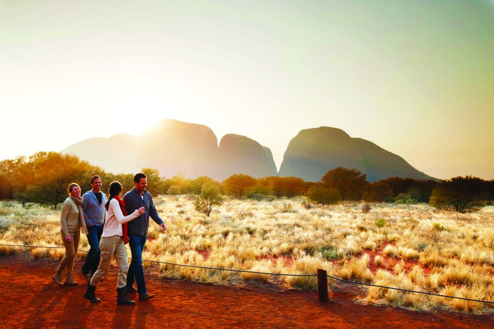 Kata Tjuta Sunrise & Valley of the Winds Tour + Breakfast