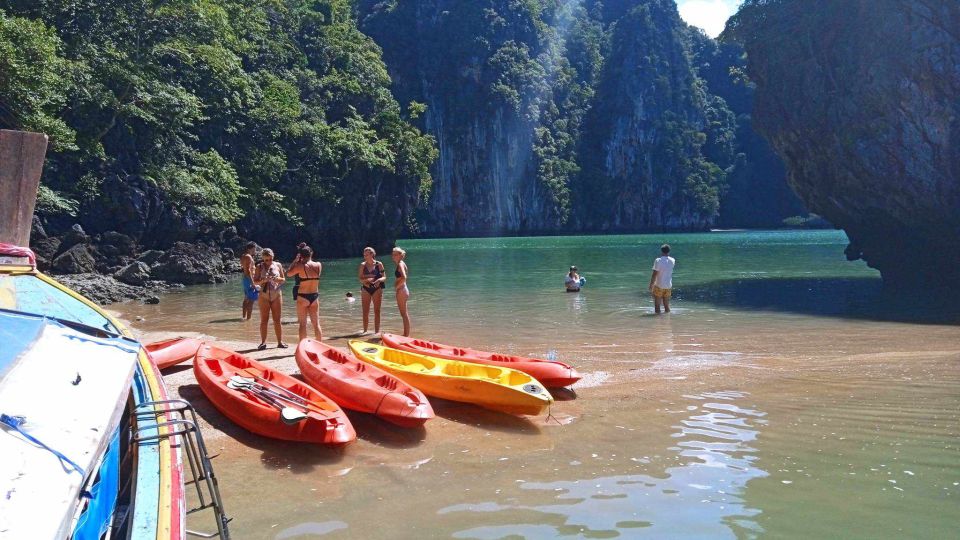 Ko Lanta: Half Day Kayaking Koh Phee & Koh Talabeng (2 Caves)