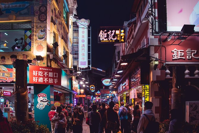 Kowloon Night Tour With a Local: Private & 100% Personalized