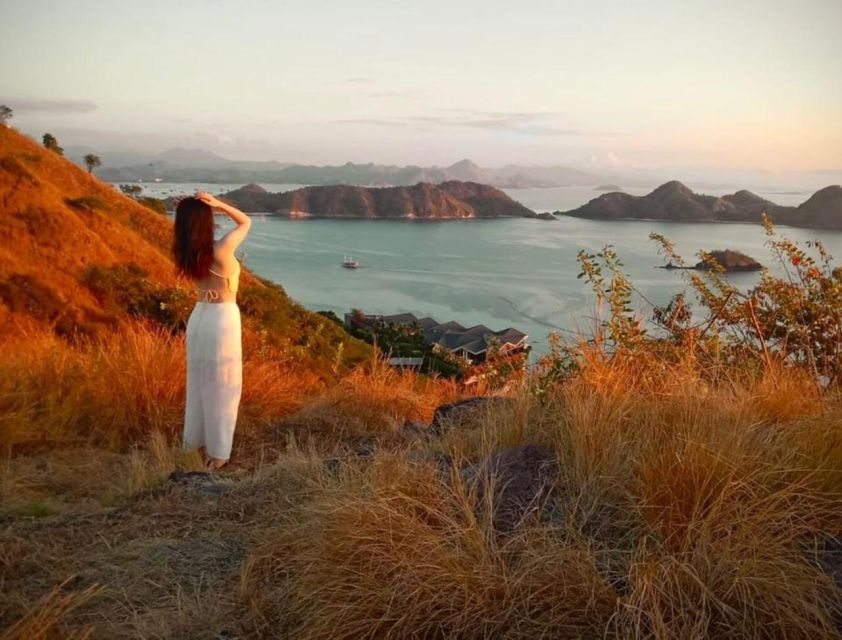 Labuan Bajo: Rangko Cave and Beach Snorkeling Half-Day Tour