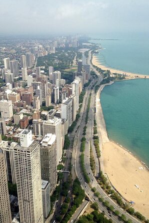 Lake Michigan Skyline Cruise in Chicago