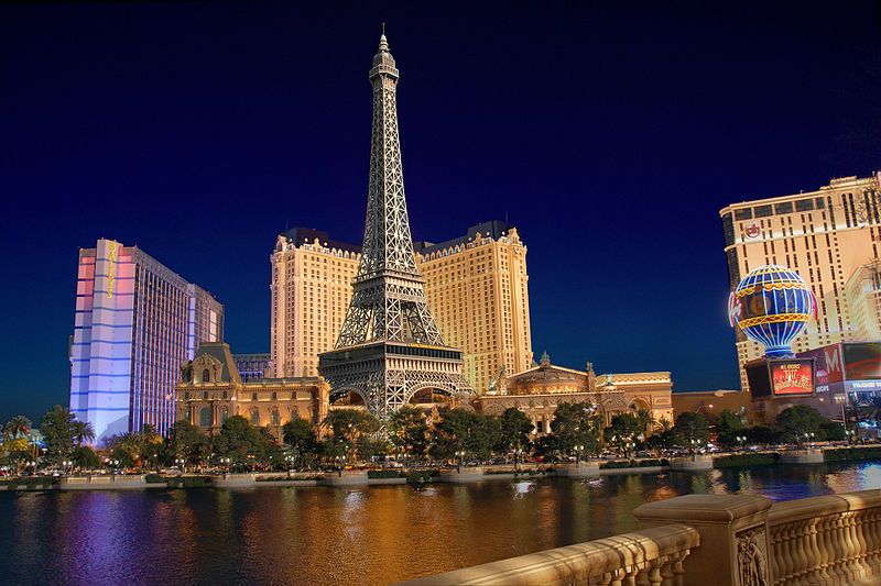 Las Vegas: 90-Day VIP Shop and Dine4Less Card City Hopper