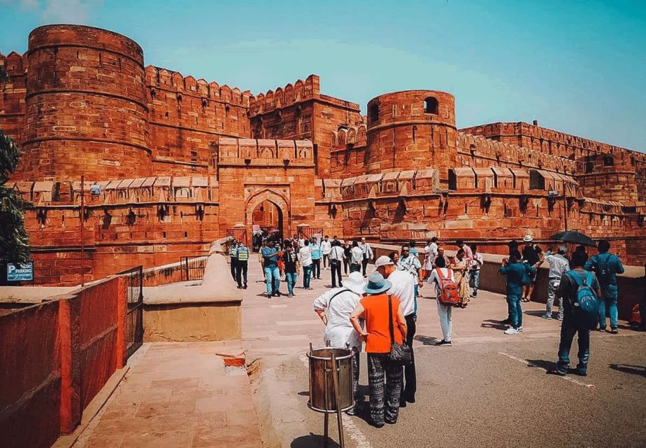 License Tour Guide in Agra- Taj Mahal